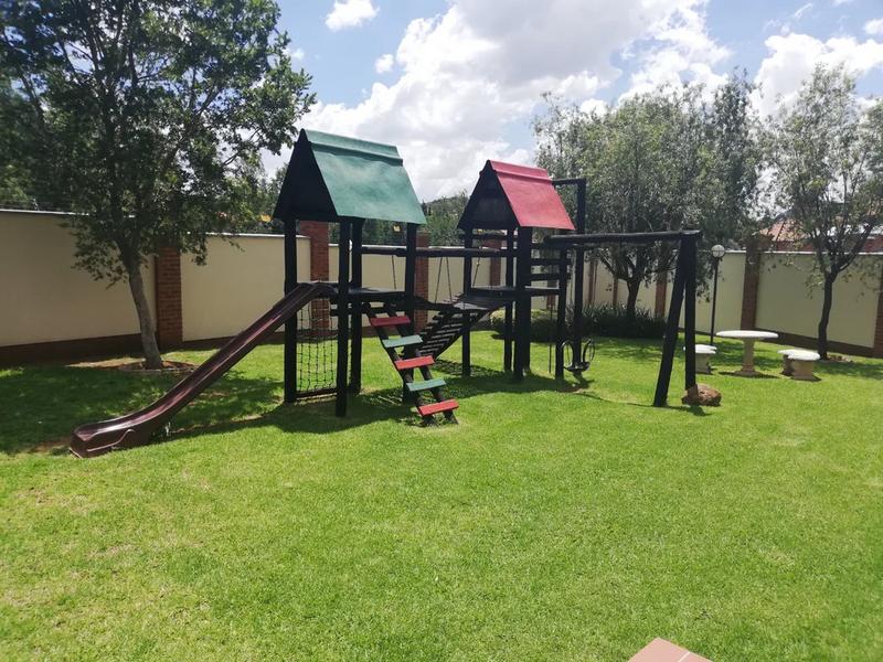 2 Bedroom Property for Sale in Bassonia Gauteng