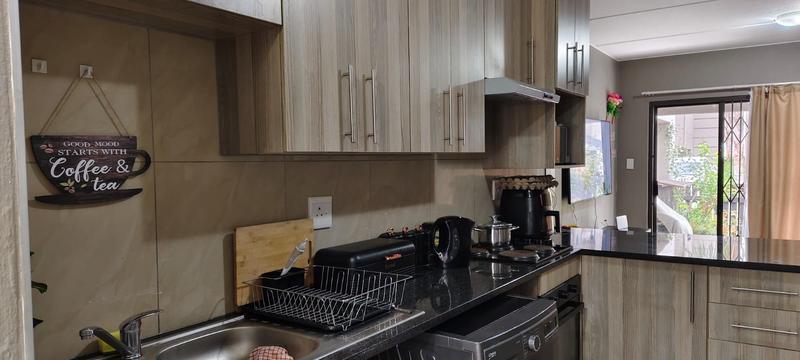 2 Bedroom Property for Sale in Goedeburg Gauteng