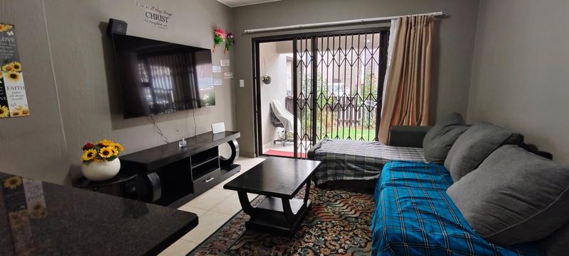 2 Bedroom Property for Sale in Goedeburg Gauteng