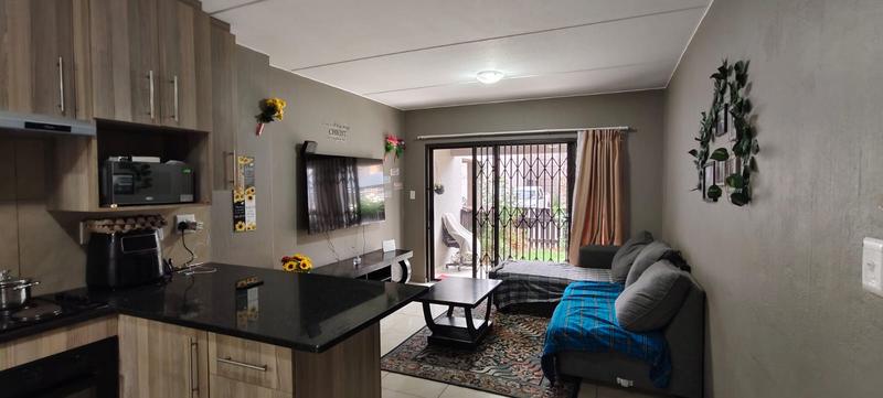 2 Bedroom Property for Sale in Goedeburg Gauteng