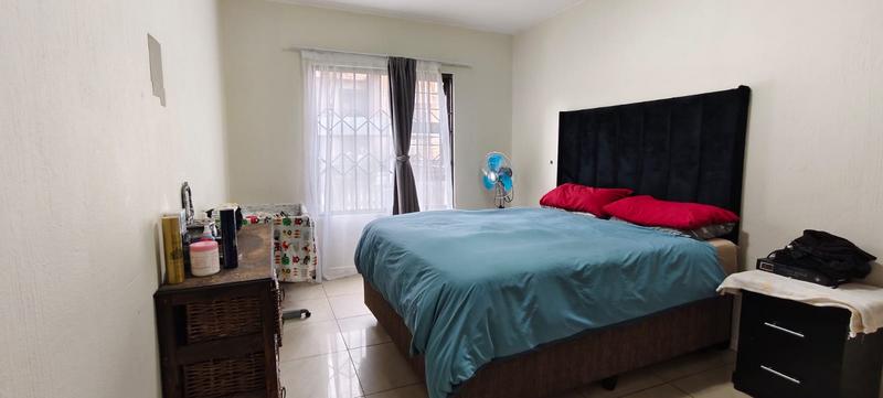 2 Bedroom Property for Sale in Goedeburg Gauteng