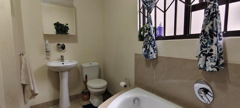2 Bedroom Property for Sale in Goedeburg Gauteng