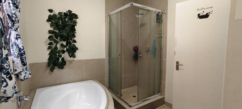 2 Bedroom Property for Sale in Goedeburg Gauteng