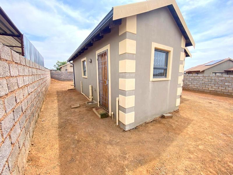 2 Bedroom Property for Sale in Toekomsrus Gauteng