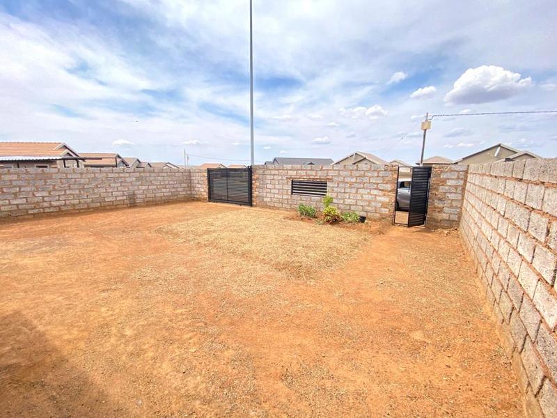 2 Bedroom Property for Sale in Toekomsrus Gauteng
