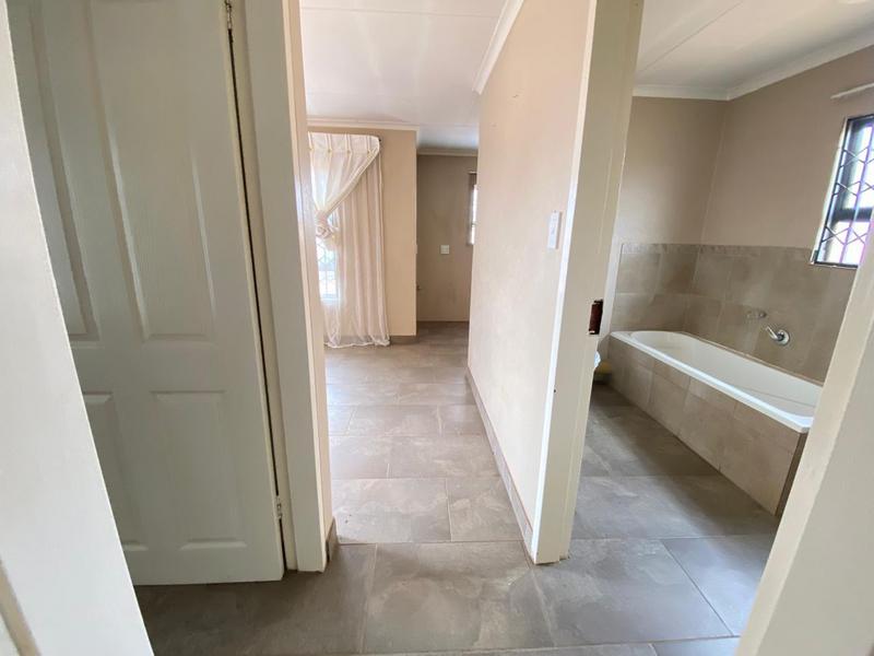2 Bedroom Property for Sale in Toekomsrus Gauteng