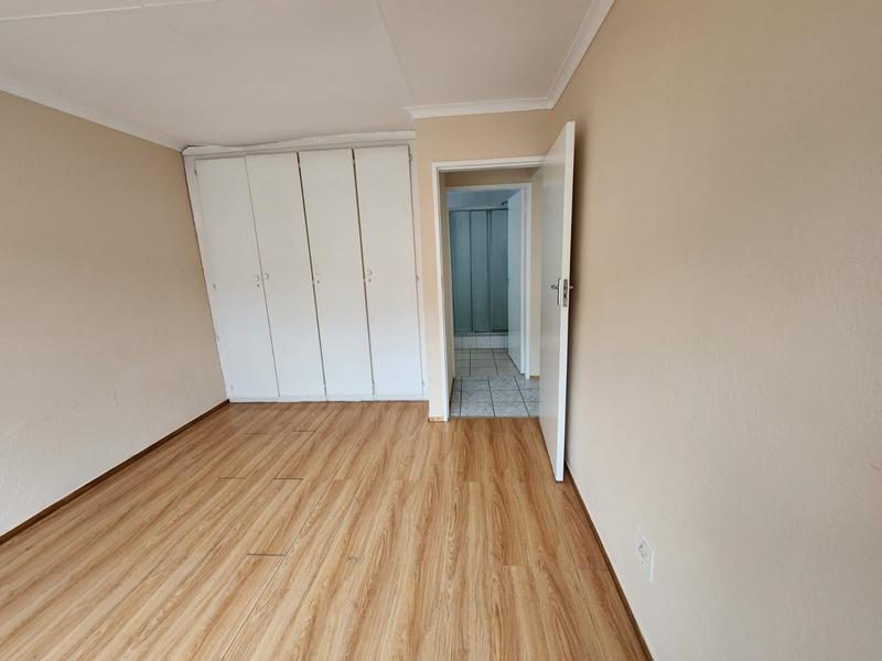 To Let 1 Bedroom Property for Rent in Roodekrans Gauteng