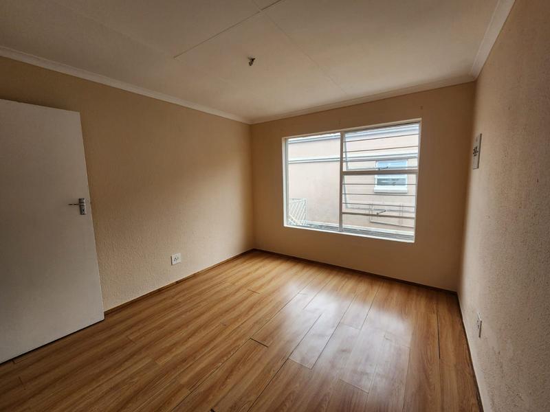 To Let 1 Bedroom Property for Rent in Roodekrans Gauteng