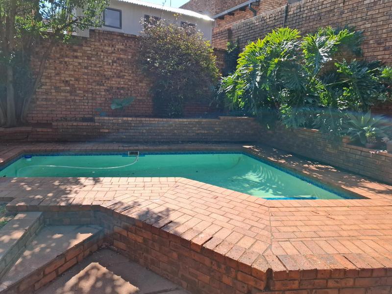 3 Bedroom Property for Sale in Faerie Glen Gauteng