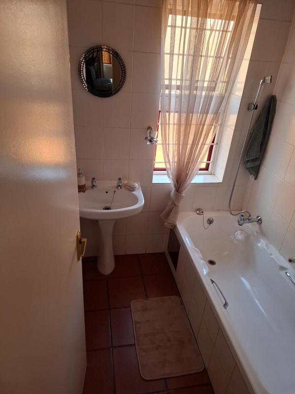 3 Bedroom Property for Sale in Faerie Glen Gauteng