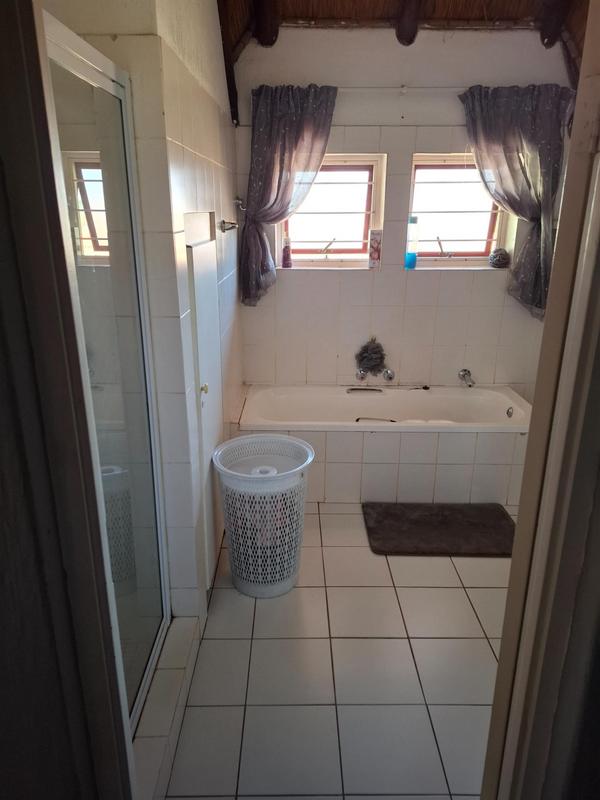 3 Bedroom Property for Sale in Faerie Glen Gauteng