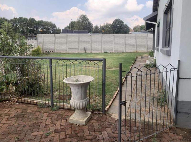 To Let 4 Bedroom Property for Rent in Dunvegan Gauteng