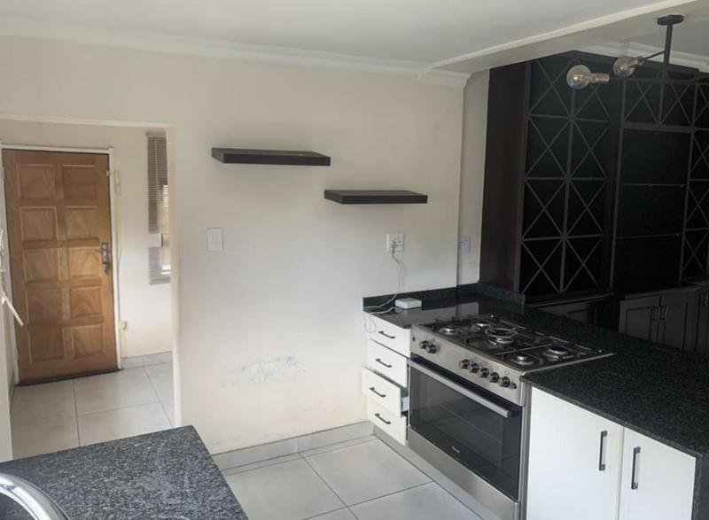 To Let 4 Bedroom Property for Rent in Dunvegan Gauteng