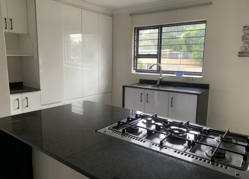 To Let 4 Bedroom Property for Rent in Dunvegan Gauteng
