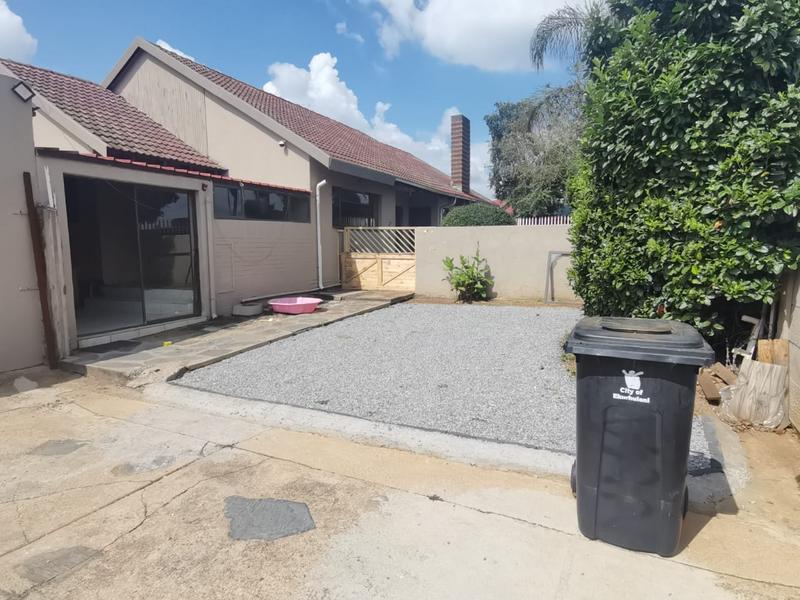 To Let 3 Bedroom Property for Rent in Nimrodpark Gauteng