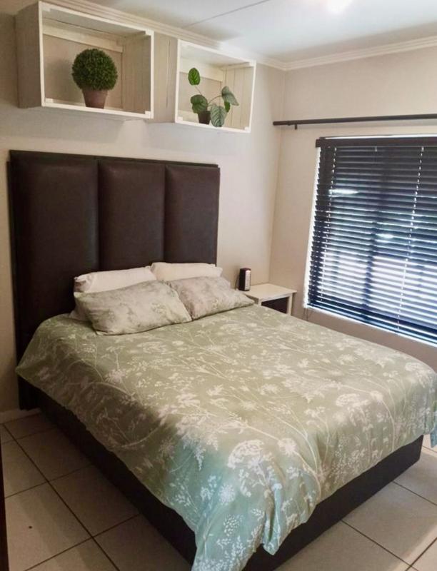 2 Bedroom Property for Sale in Greenstone Hill Gauteng