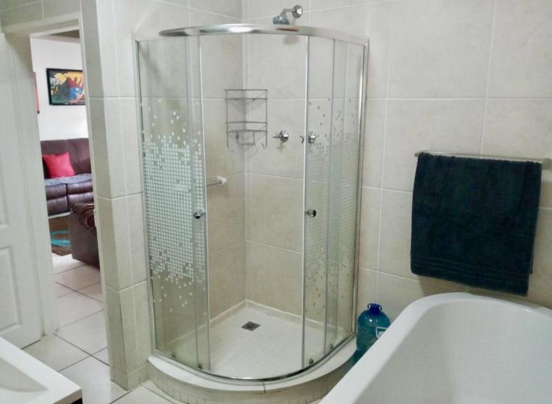 2 Bedroom Property for Sale in Greenstone Hill Gauteng