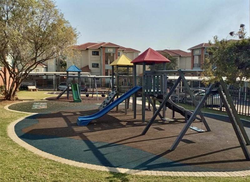 2 Bedroom Property for Sale in Greenstone Hill Gauteng