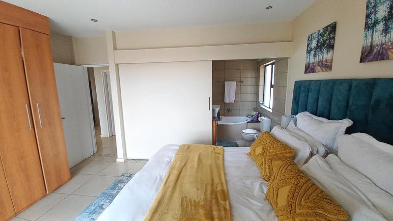 2 Bedroom Property for Sale in Rooihuiskraal Gauteng