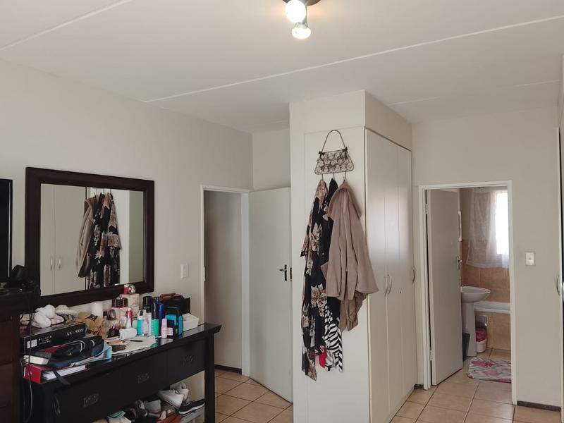 3 Bedroom Property for Sale in Sonneveld Gauteng