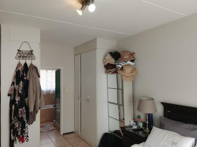 3 Bedroom Property for Sale in Sonneveld Gauteng