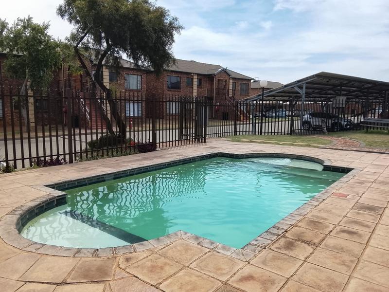 3 Bedroom Property for Sale in Sonneveld Gauteng