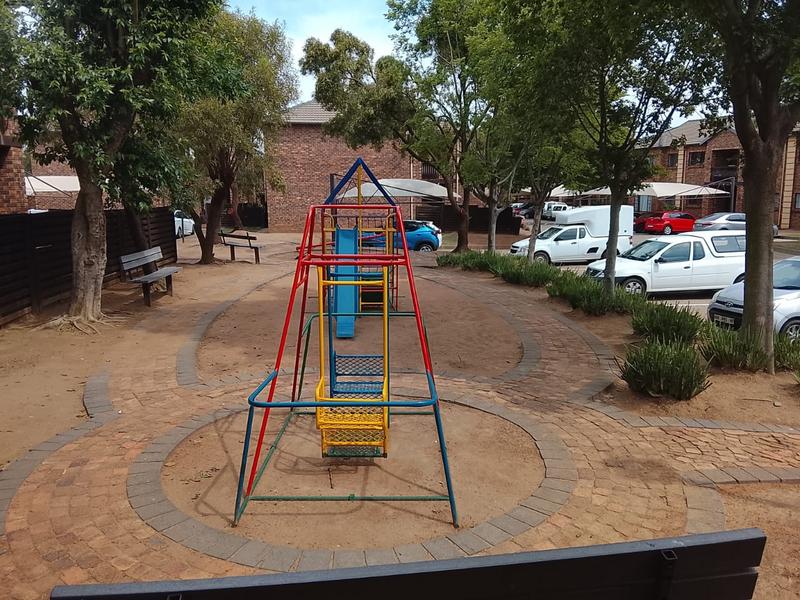 3 Bedroom Property for Sale in Sonneveld Gauteng