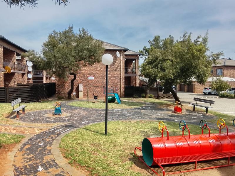 3 Bedroom Property for Sale in Sonneveld Gauteng