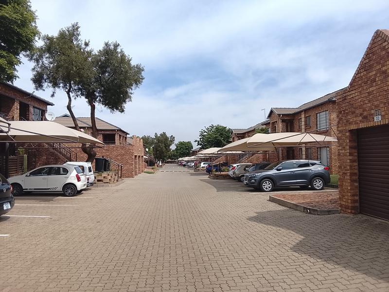 3 Bedroom Property for Sale in Sonneveld Gauteng