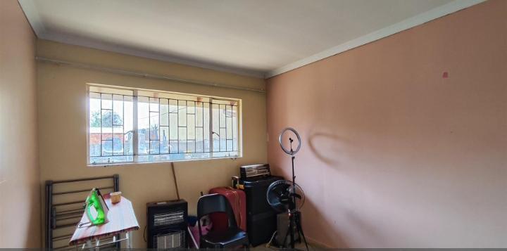 5 Bedroom Property for Sale in Roodekop Gauteng