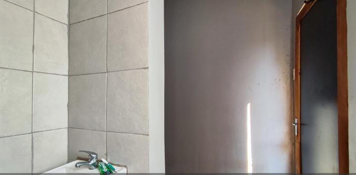 5 Bedroom Property for Sale in Roodekop Gauteng