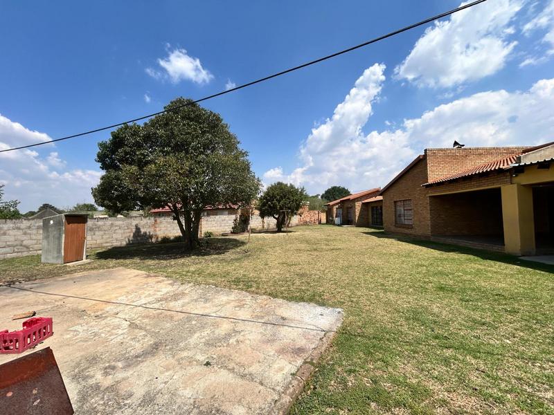 3 Bedroom Property for Sale in Dunnottar Gauteng