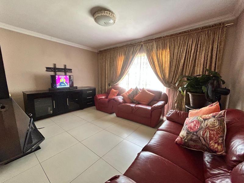 3 Bedroom Property for Sale in Dunnottar Gauteng