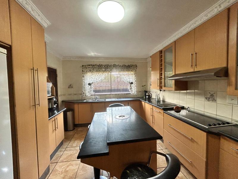 3 Bedroom Property for Sale in Dunnottar Gauteng