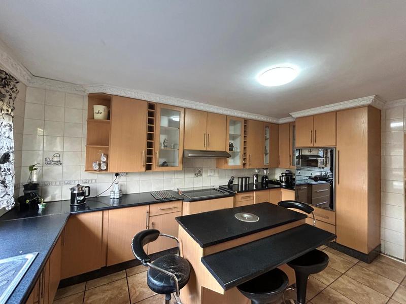 3 Bedroom Property for Sale in Dunnottar Gauteng