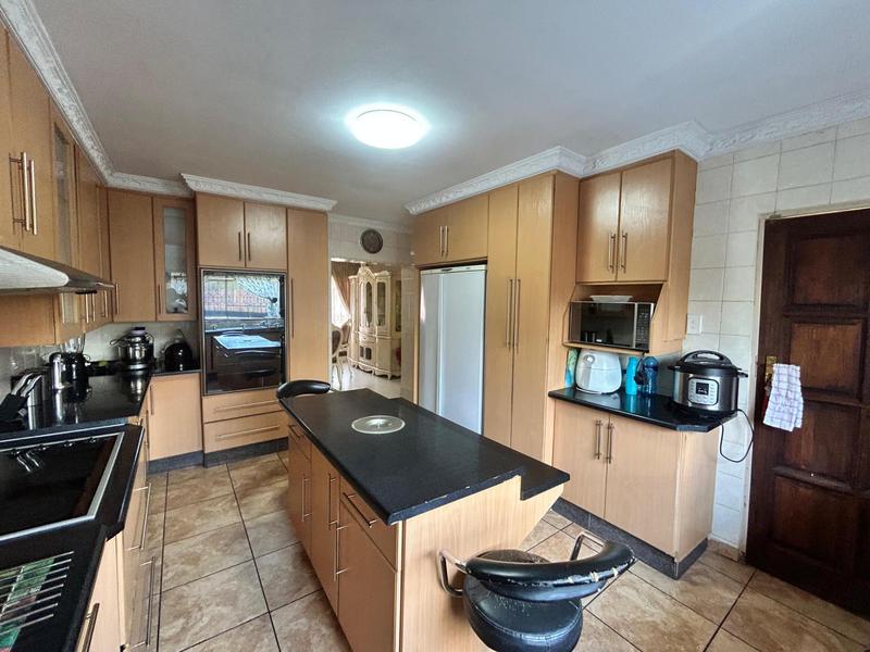 3 Bedroom Property for Sale in Dunnottar Gauteng