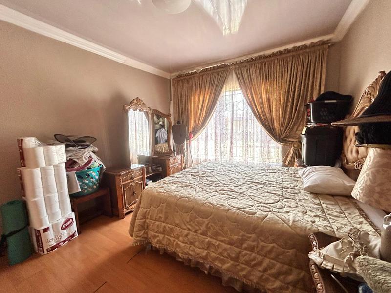 3 Bedroom Property for Sale in Dunnottar Gauteng