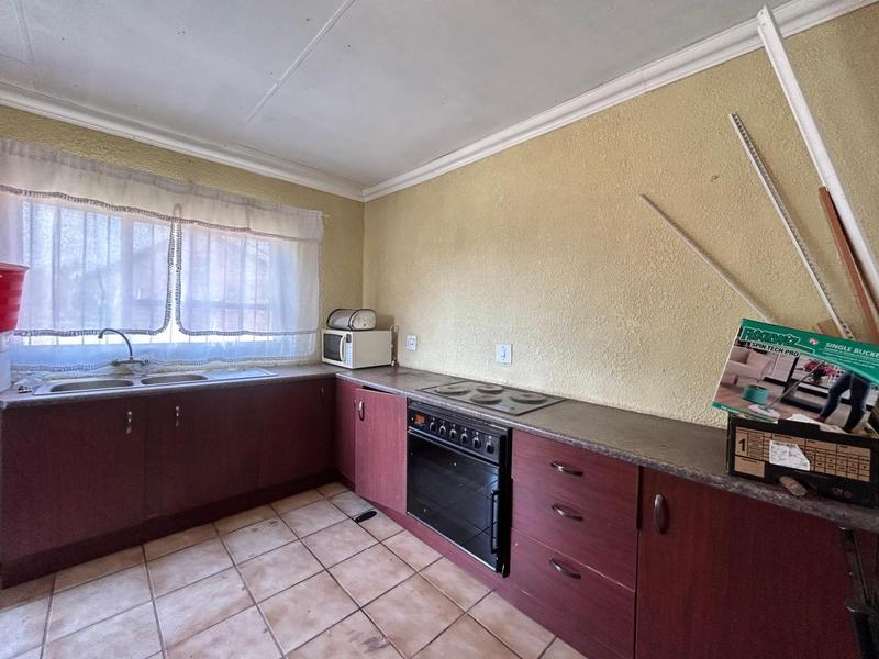 3 Bedroom Property for Sale in Dunnottar Gauteng