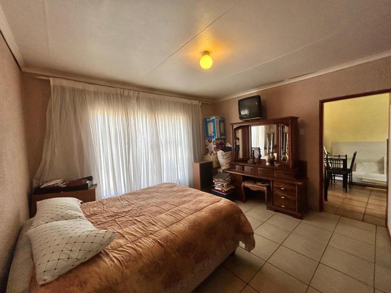 3 Bedroom Property for Sale in Dunnottar Gauteng