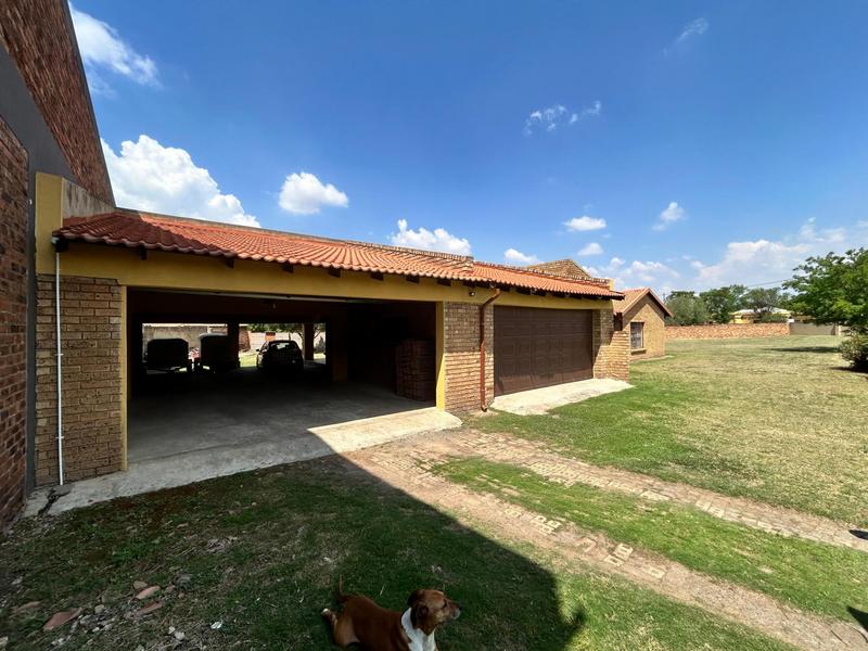 3 Bedroom Property for Sale in Dunnottar Gauteng