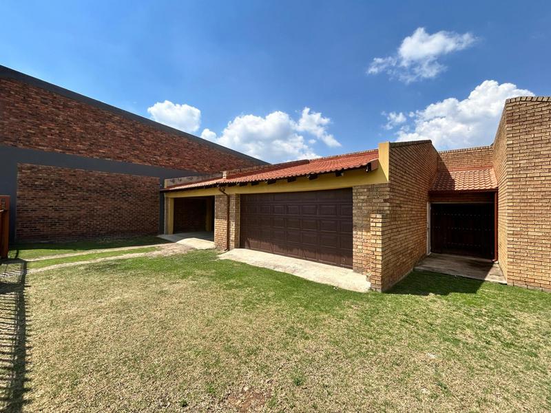 3 Bedroom Property for Sale in Dunnottar Gauteng