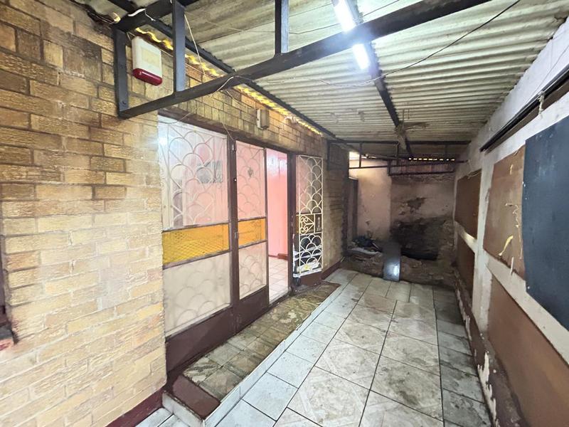 7 Bedroom Property for Sale in Actonville Gauteng