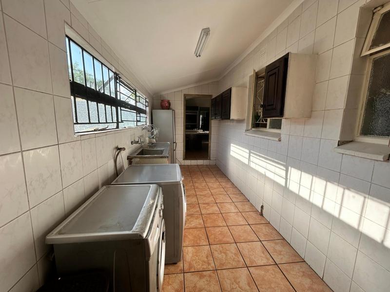 4 Bedroom Property for Sale in Crown Gardens Gauteng