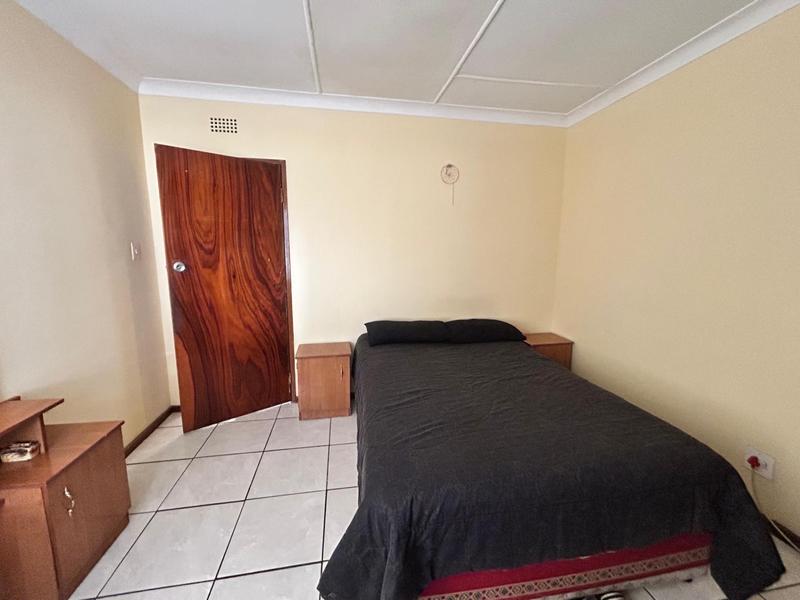 4 Bedroom Property for Sale in Crown Gardens Gauteng