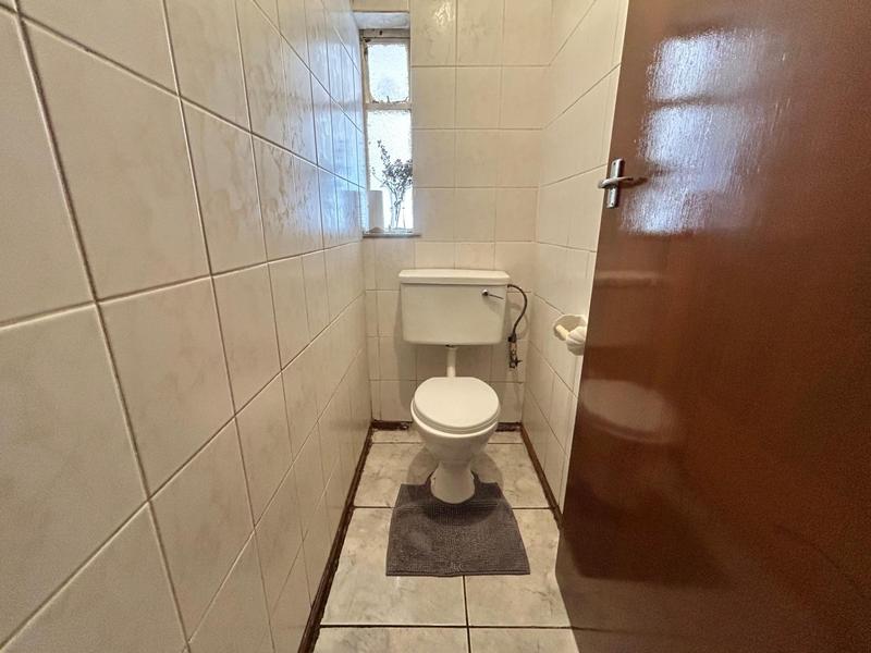 4 Bedroom Property for Sale in Crown Gardens Gauteng