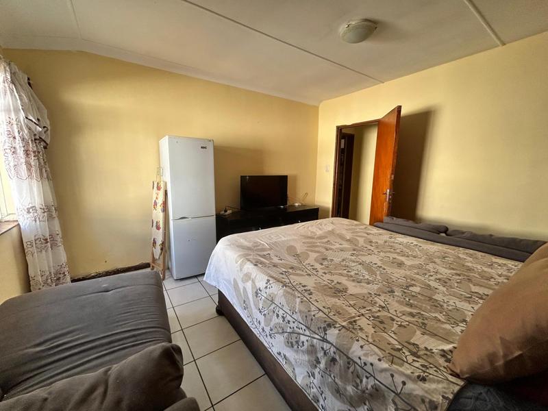 4 Bedroom Property for Sale in Crown Gardens Gauteng