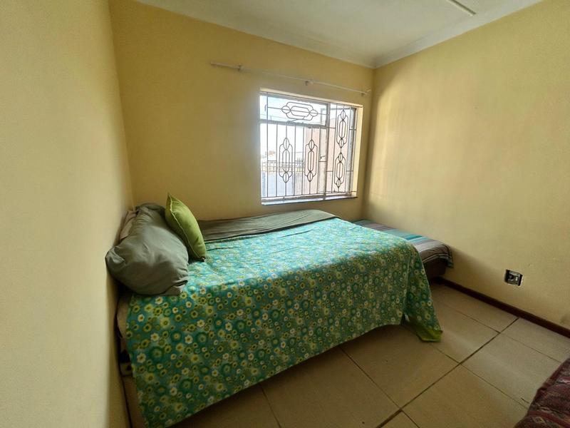 4 Bedroom Property for Sale in Crown Gardens Gauteng