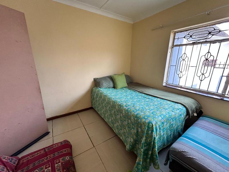 4 Bedroom Property for Sale in Crown Gardens Gauteng