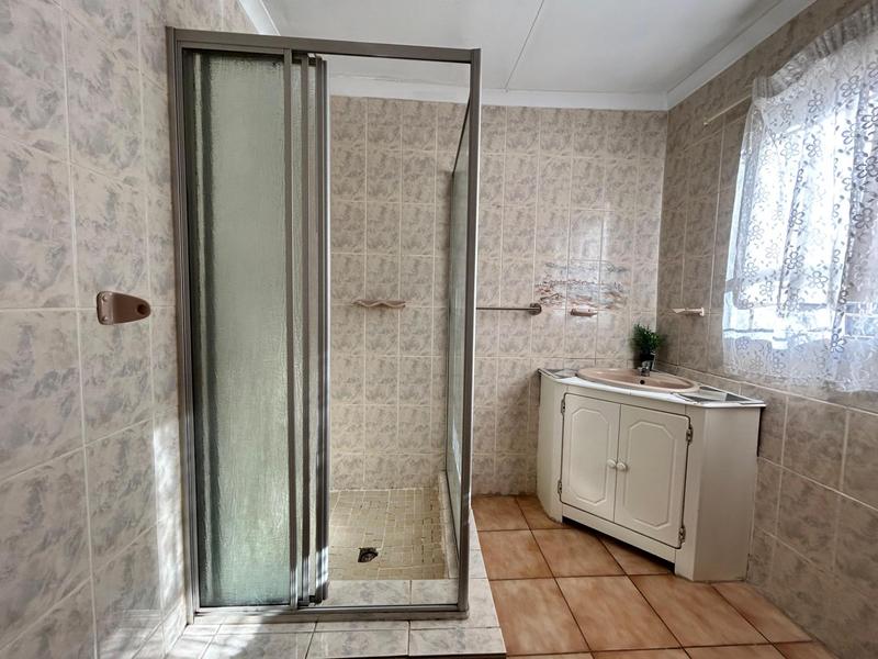 4 Bedroom Property for Sale in Crown Gardens Gauteng