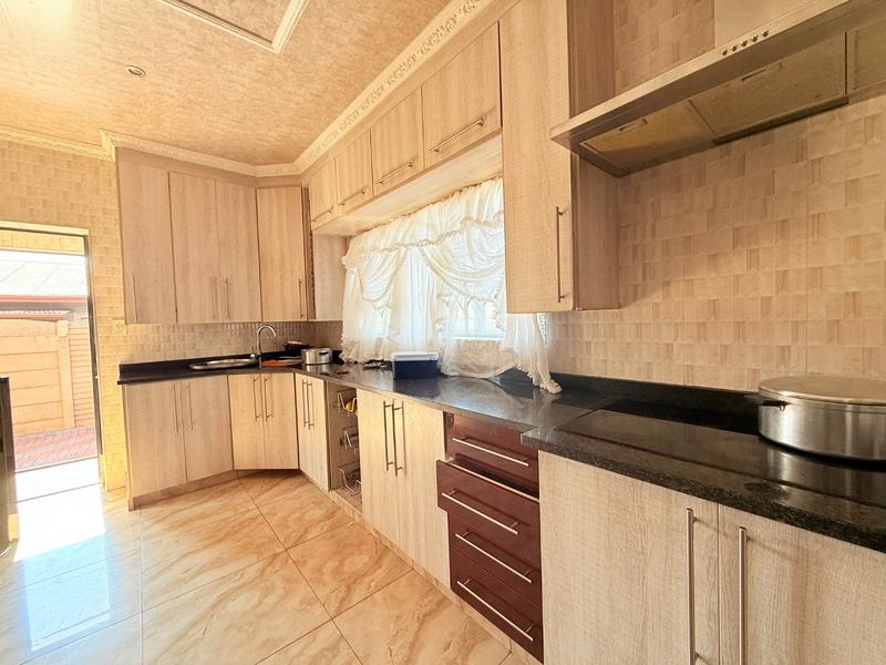 3 Bedroom Property for Sale in Vanderbijlpark CW 4 Gauteng